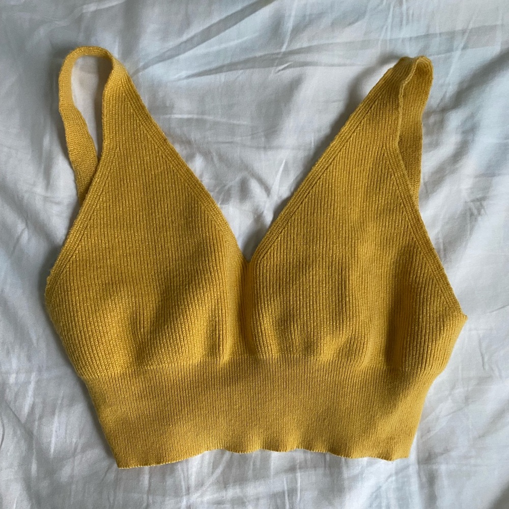 Oak and Fort Yellow Backless Top